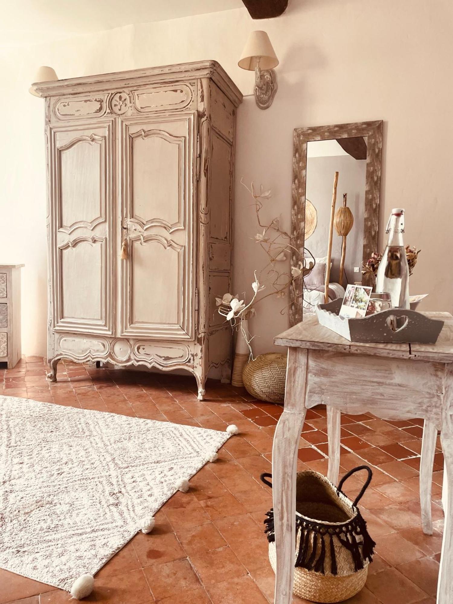 B&B Temps Suspendu Provence Перн-ле-Фонтен Стая снимка